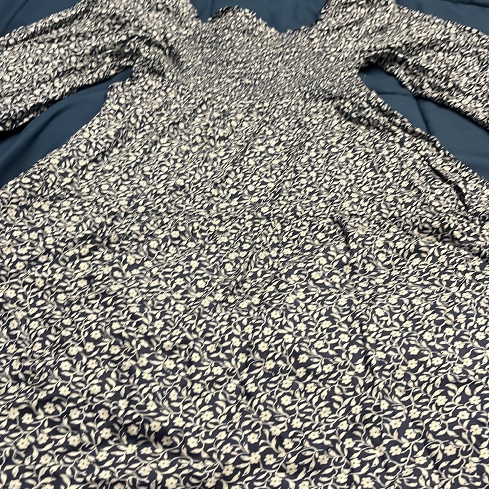 Dress size XS NWT - Picture 3 of 4